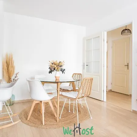 Guet - 2 - Ci - 2 Pieces Avec Balcon Et Parking Apartmán *